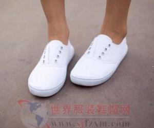 白布鞋怎么能有污渍，拒绝白色“污染”